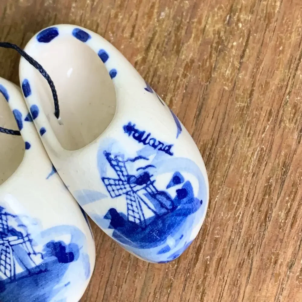 Holland Souvenir Miniature 2” Porcelain Dutch‎ Shoes Blue & White hand painted